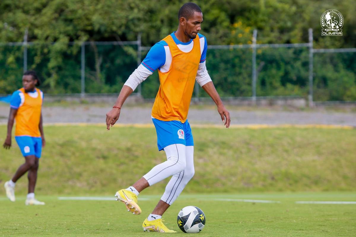 Pedro Troglio vuelve a Argentina y esta es la alineación histórica que dirigió al frente del Olimpia