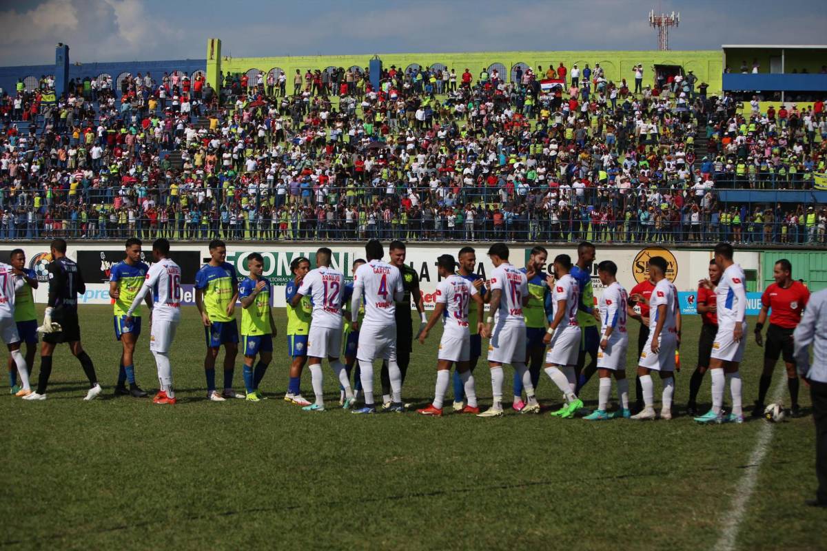 FOTOS: Colosal llenazo en la caída del invicto de Olimpia, el eufórico festejo de Potros y presidente sorprende