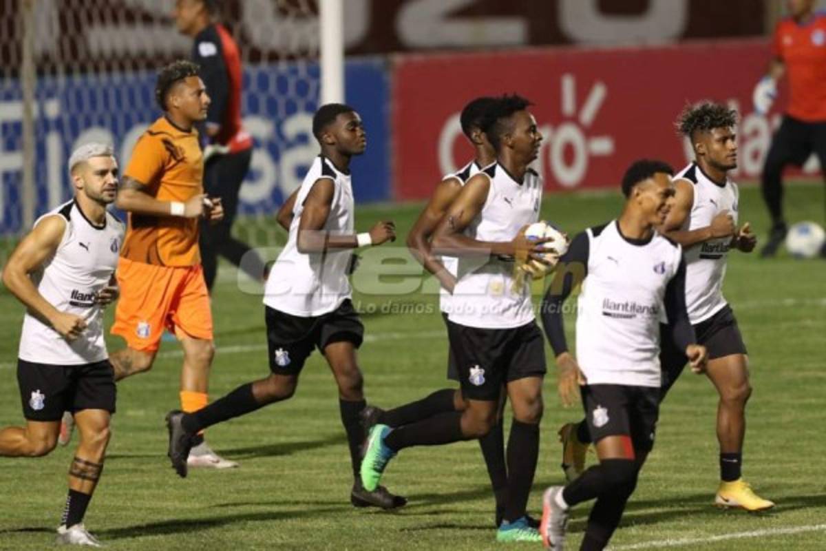 El gesto de Deiby Flores con su hijo y la impotencia de jugadores de Honduras Progreso tras ser humillados por Olimpia