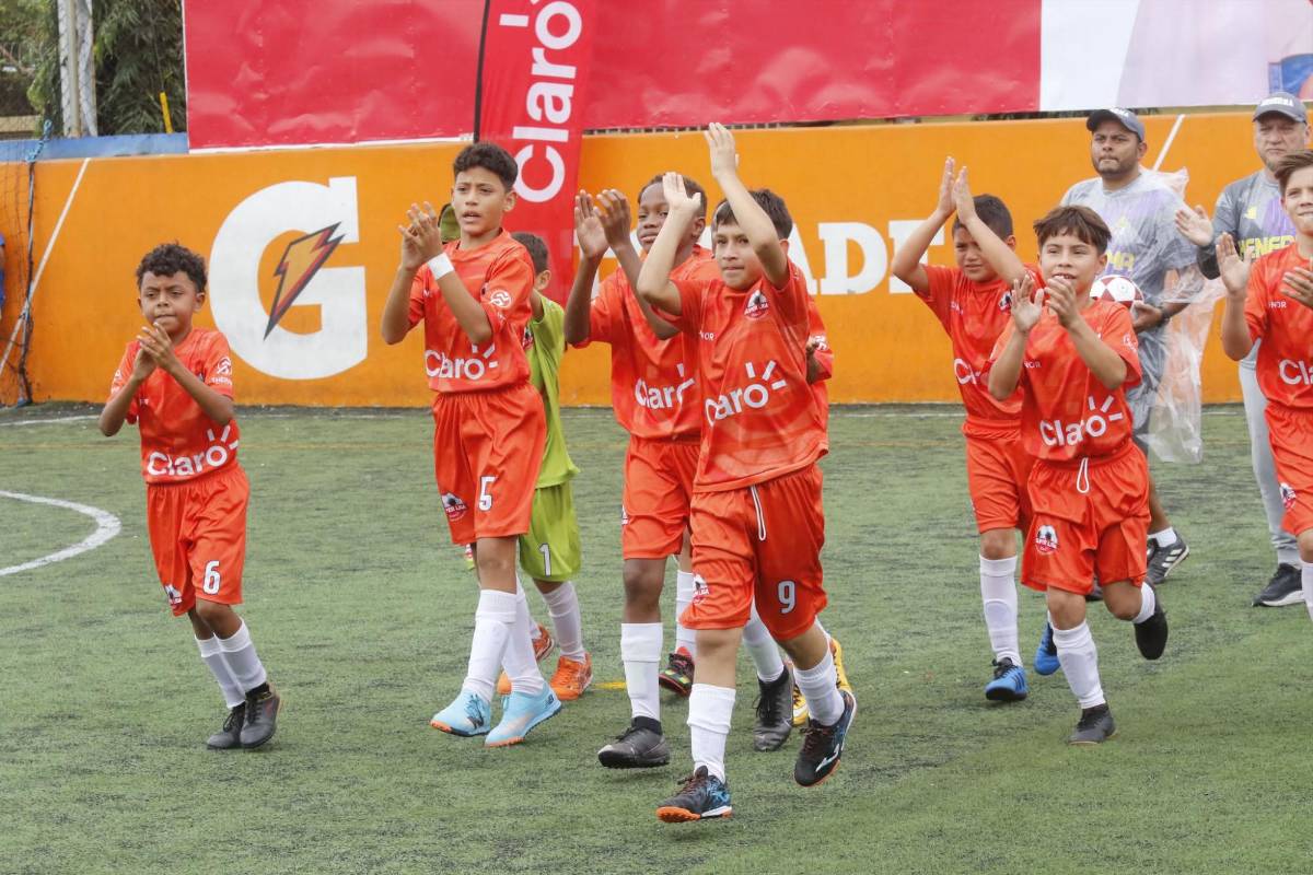 Super Liga Claro 2024: pasión por el fútbol, muchos goles y alegría total