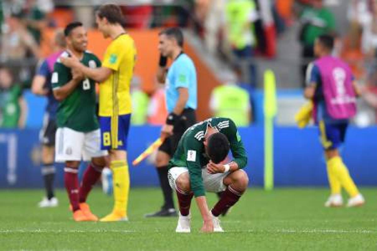 Mexico's defender Edson Alvarez reacts after the Russia 2018 World Cup Group F football match between Mexico and Sweden at the Ekaterinburg Arena in Ekaterinburg on June 27, 2018. / AFP PHOTO / HECTOR RETAMAL / RESTRICTED TO EDITORIAL USE - NO MOBILE PUSH ALERTS/DOWNLOADS