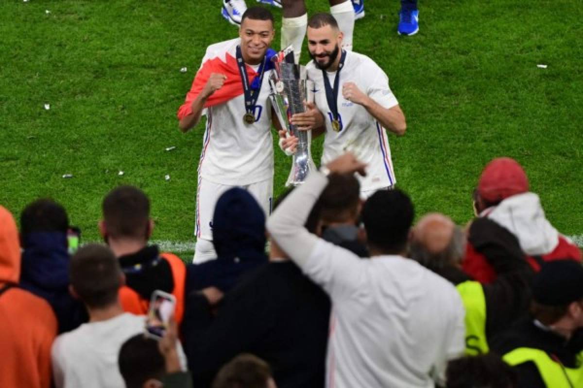 El beso de Mbappé y así celebró con Benzema el título de la Liga de Naciones; Luis Enrique y el gesto con sus jugadores