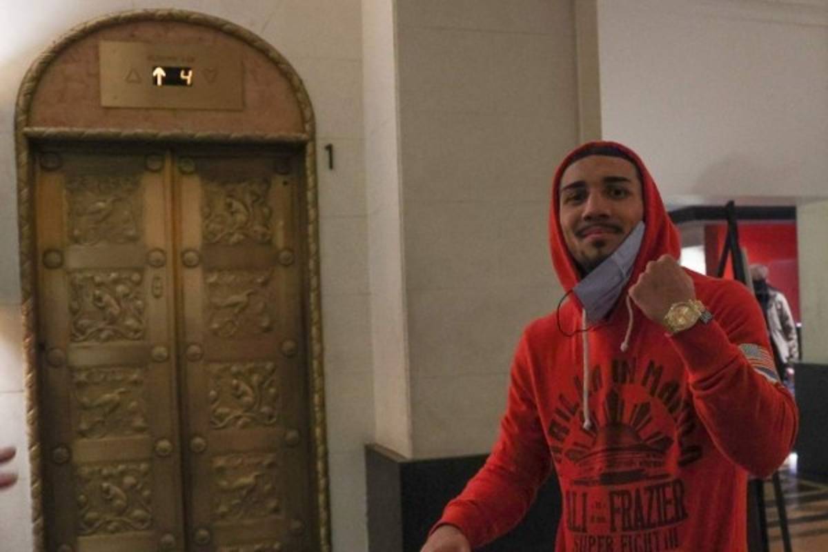 En medio del frío y de compras, Teófimo López arriba a Nueva York para noquear a George Kambosos