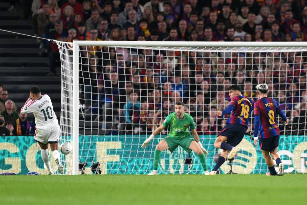 Mbappé sepultó al Barça, locura de Mou y perdonaron a Lamine; el penal que no pitaron