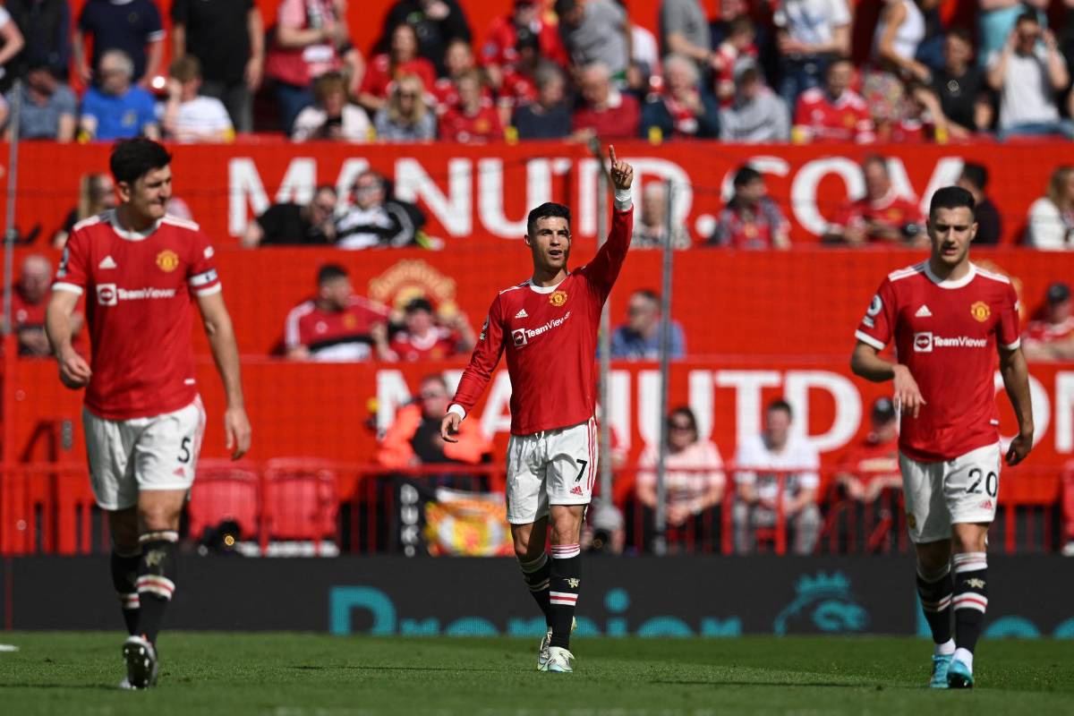 El tremendo regalo de Cristiano Ronaldo a promesa argentina del United tras anotar hattrick: Así respondió el joven jugador