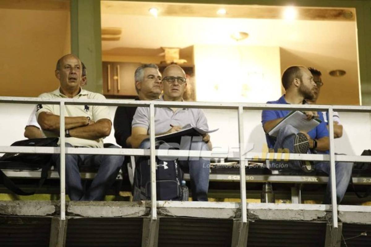 EN FOTOS: La primera vez de Coito en el Morazán; la celebración de Costly y las chicas bonitas