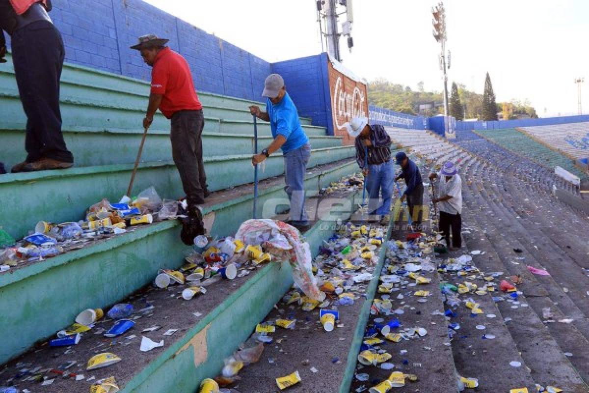 FOTOS: Los bultos de basura que dejaron los aficionados en el Nacional