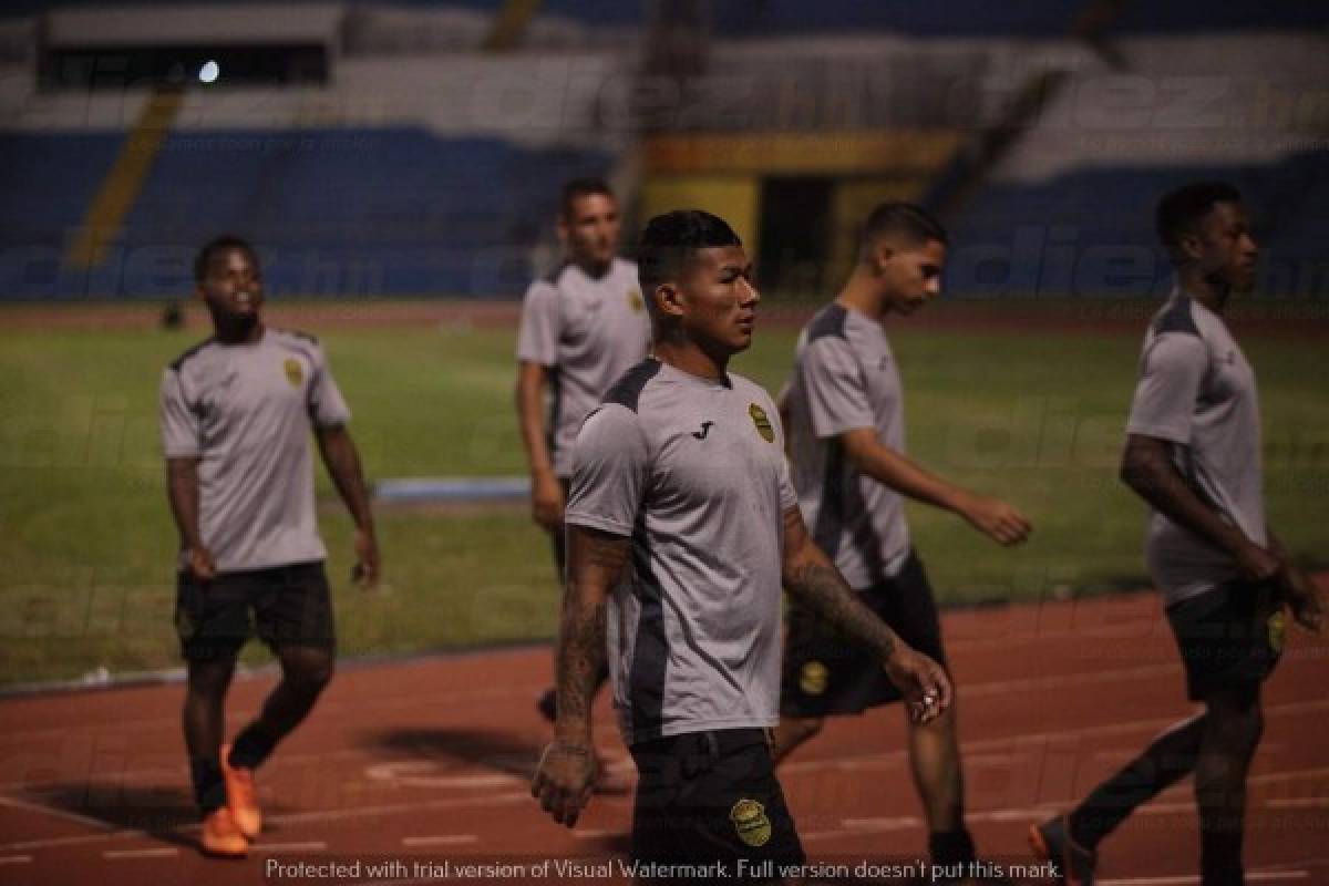 FOTOS: Real España prepara el choque contra Olimpia bajo la luna llena