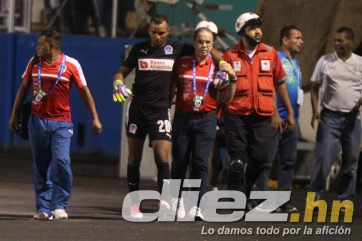 NO VISTE EN TV: El festejo del Olimpia y la bengala en el césped  