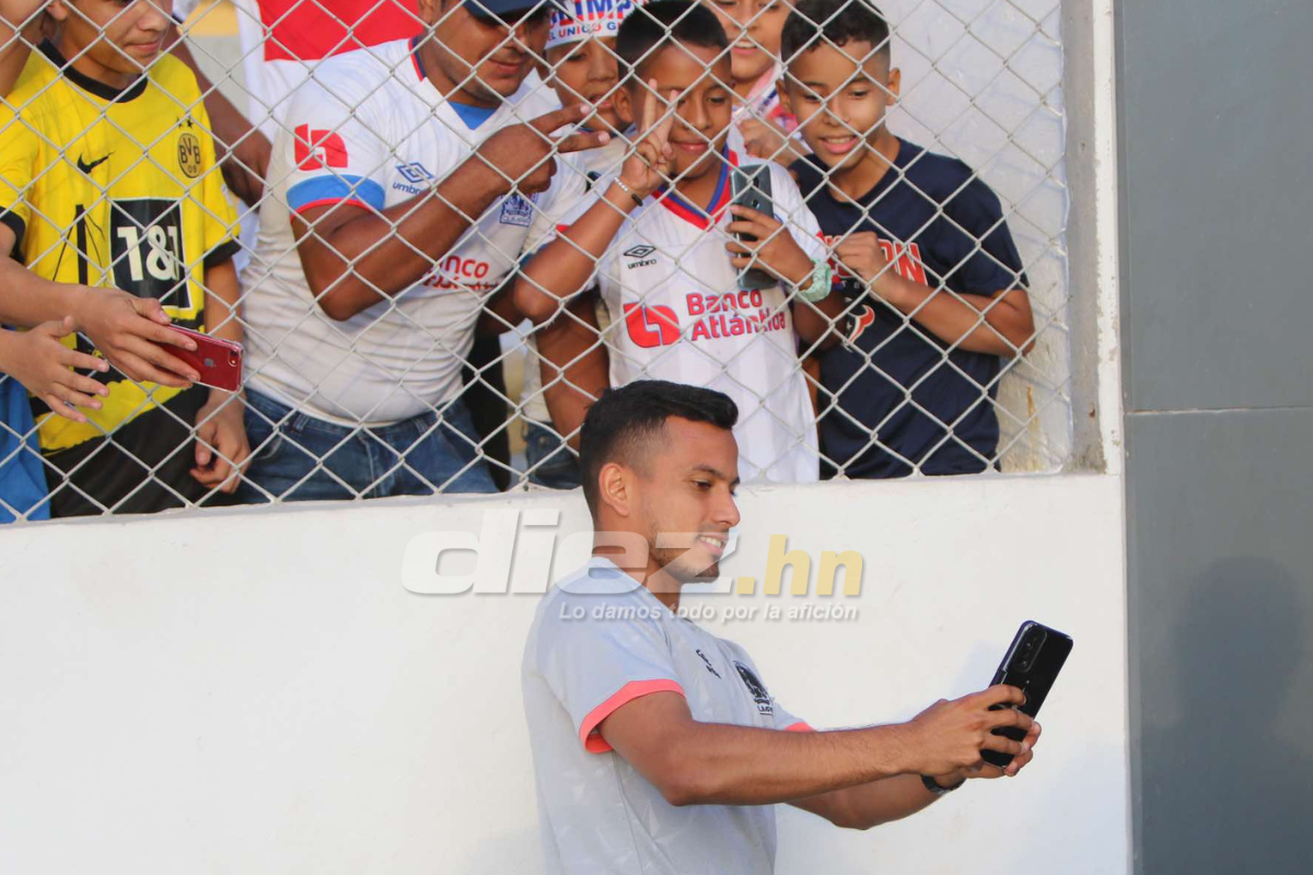 Olimpia goleó al Génesis: el debut de “Nacho” Colombini, errorazo del portero Argueta y las bellas chicas en Comayagua