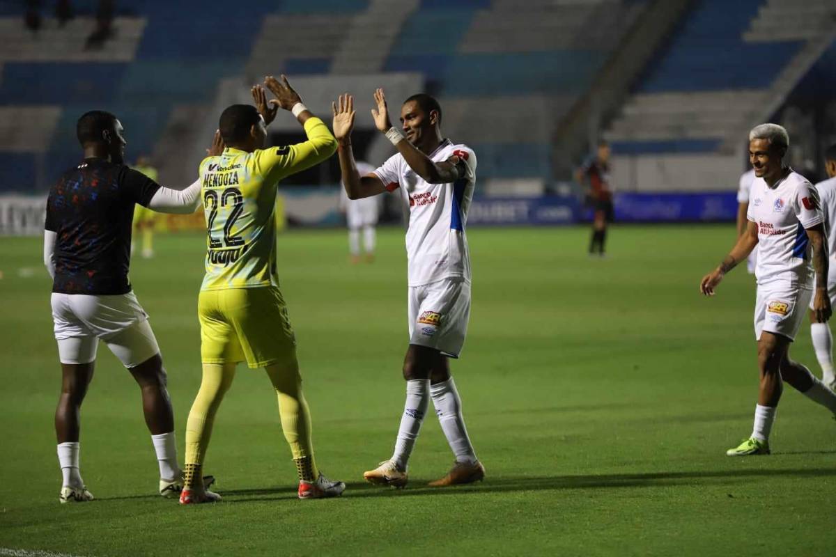 Jerry Bengtson le marcó al Vida y se acercó más al récord: ¿A cuántos goles está ahora de Wilmer Velásquez?