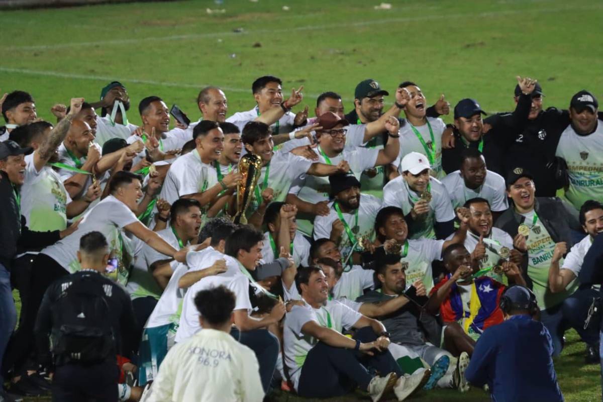 Con dos hondureños involucrados, así fue la tremenda pelea en la final que coronó a Antigua en Guatemala