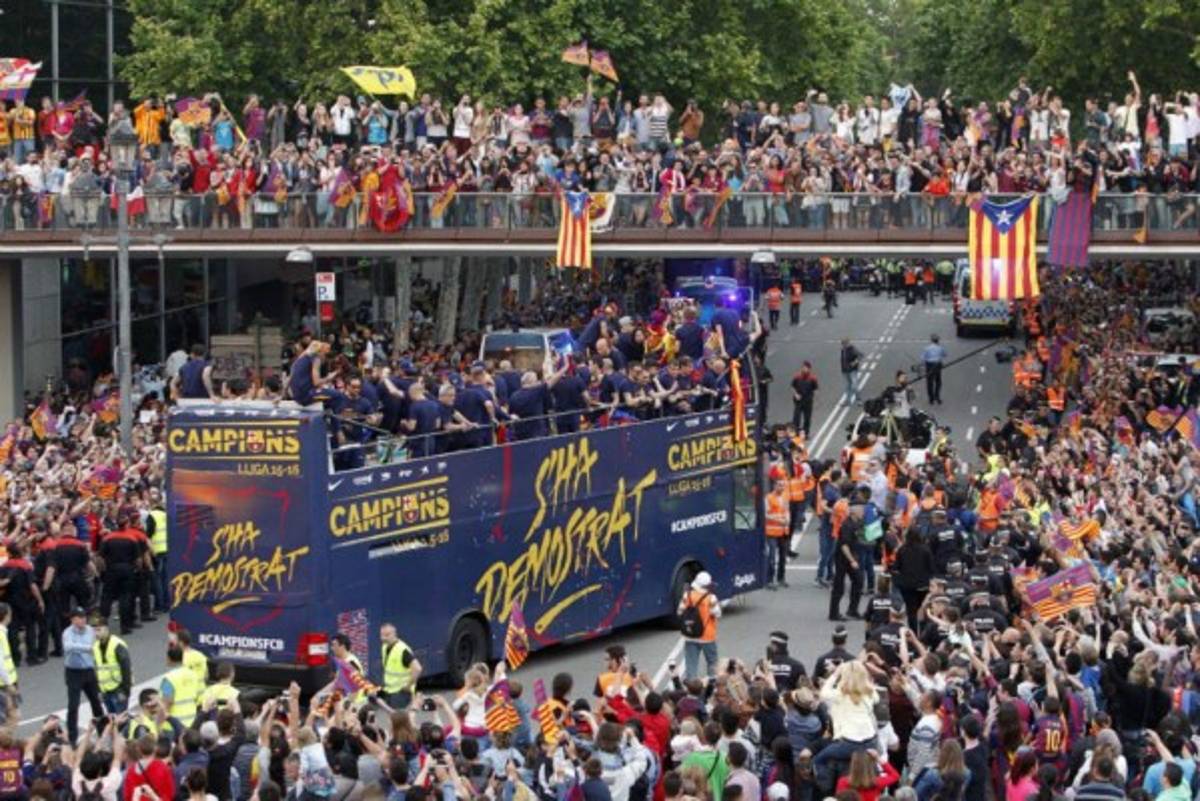 Así fue la celebración de Barcelona con sus aficionados