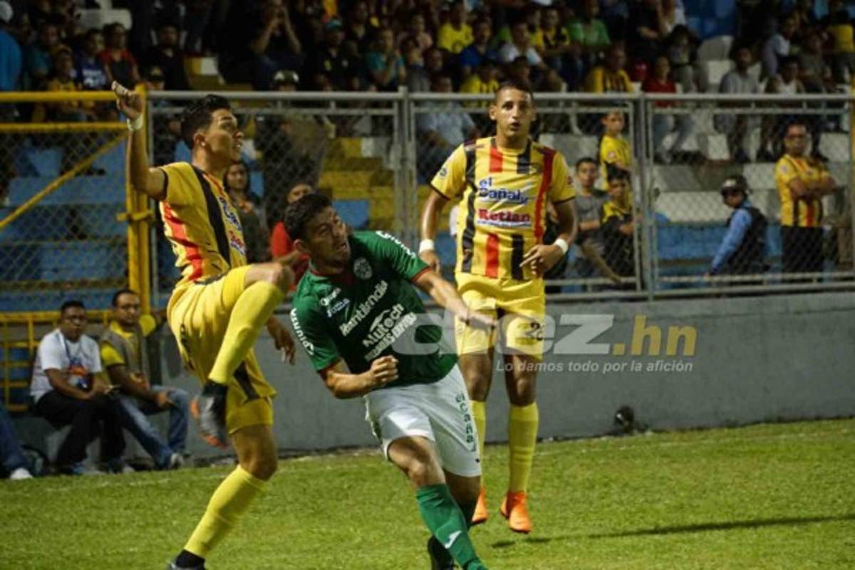 EN FOTOS: La chilena de Mario, la inexplicable expulsión de Pineda y el golazo de Jhow