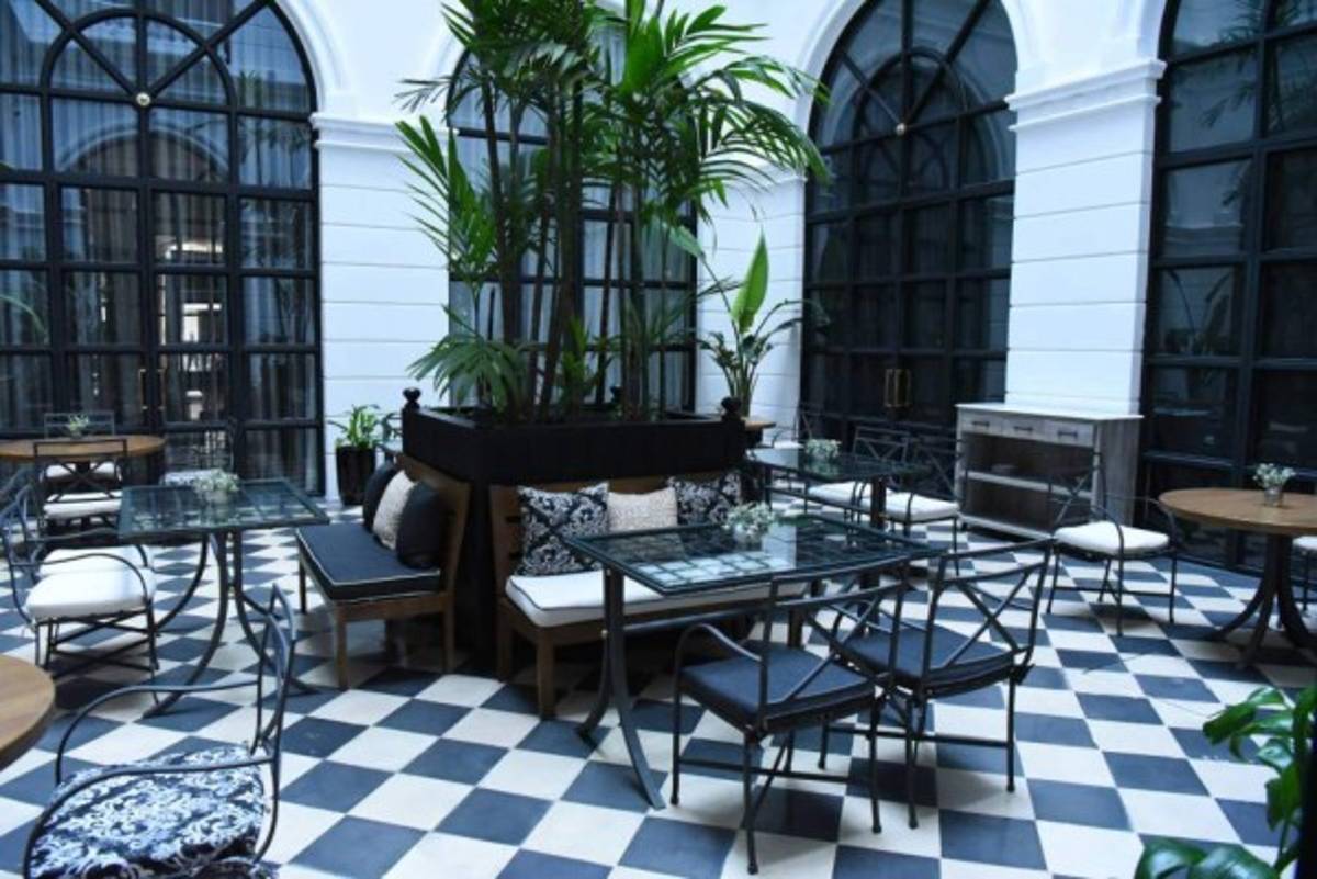 ¡De lujo! Ronaldinho pasa su noveno día en 'celda de oro' en Paraguay