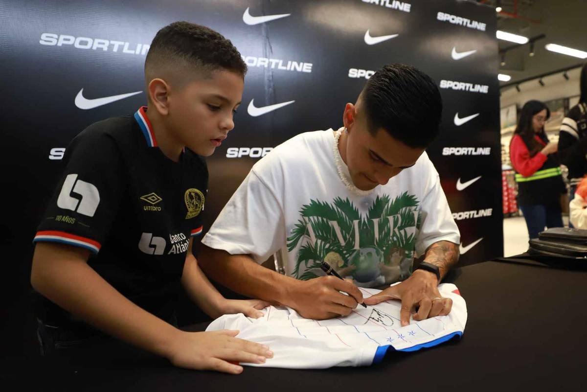 ¡Llenazo! Luis Palma, estrella del Celtic, firma autógrafos a sus fans: Los regalos sorpresivos que recibió ¿guiño al Olimpia?