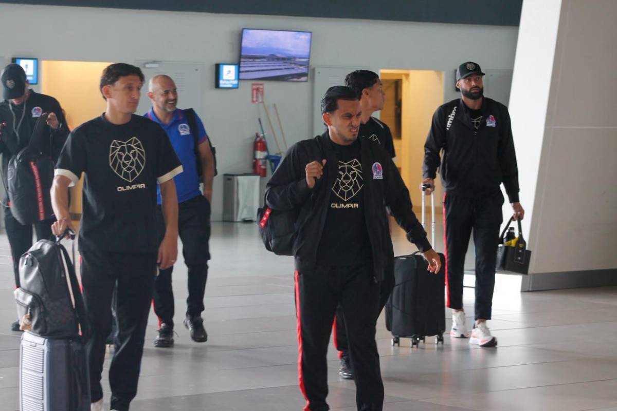 ¡A sellar boleto a cuartos! Así viajó Olimpia a Panamá. ¿Jugará Edwin Rodríguez?