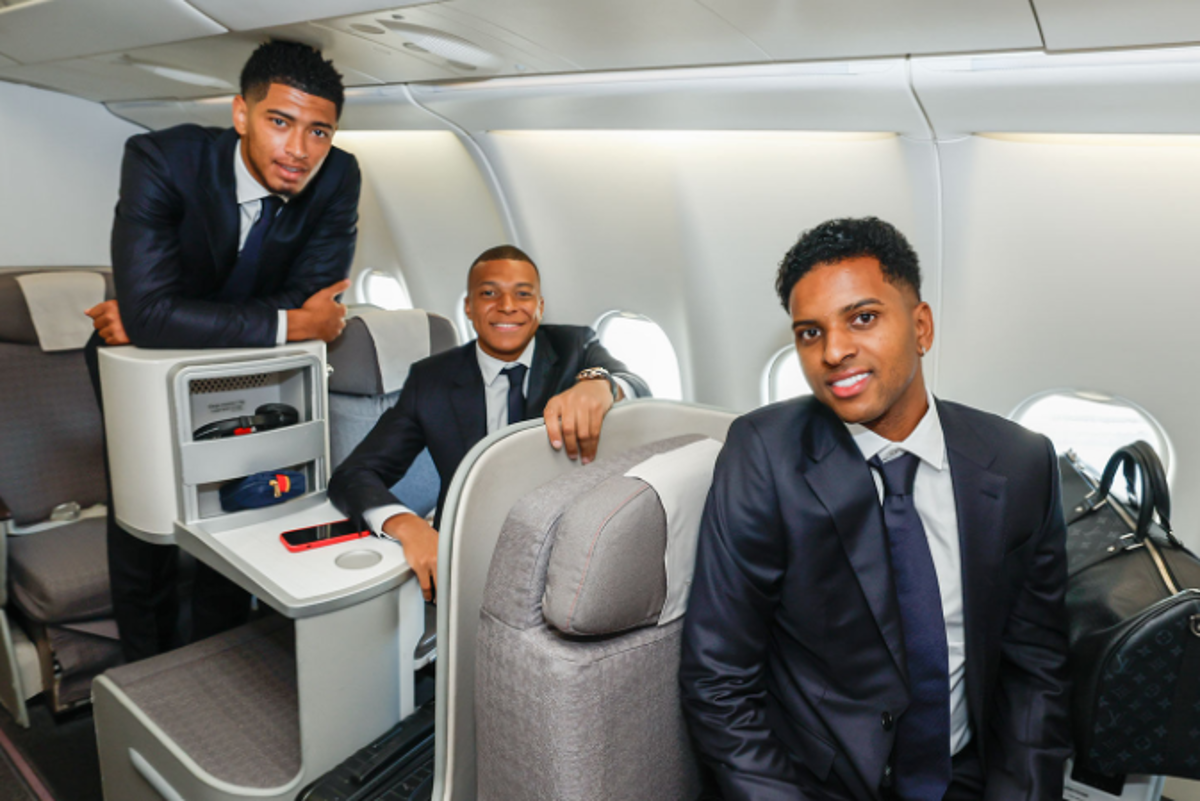 Mbappé desata la locura: así fue la llegada del Real Madrid a Varsovia para disputar el primer título de la temporada