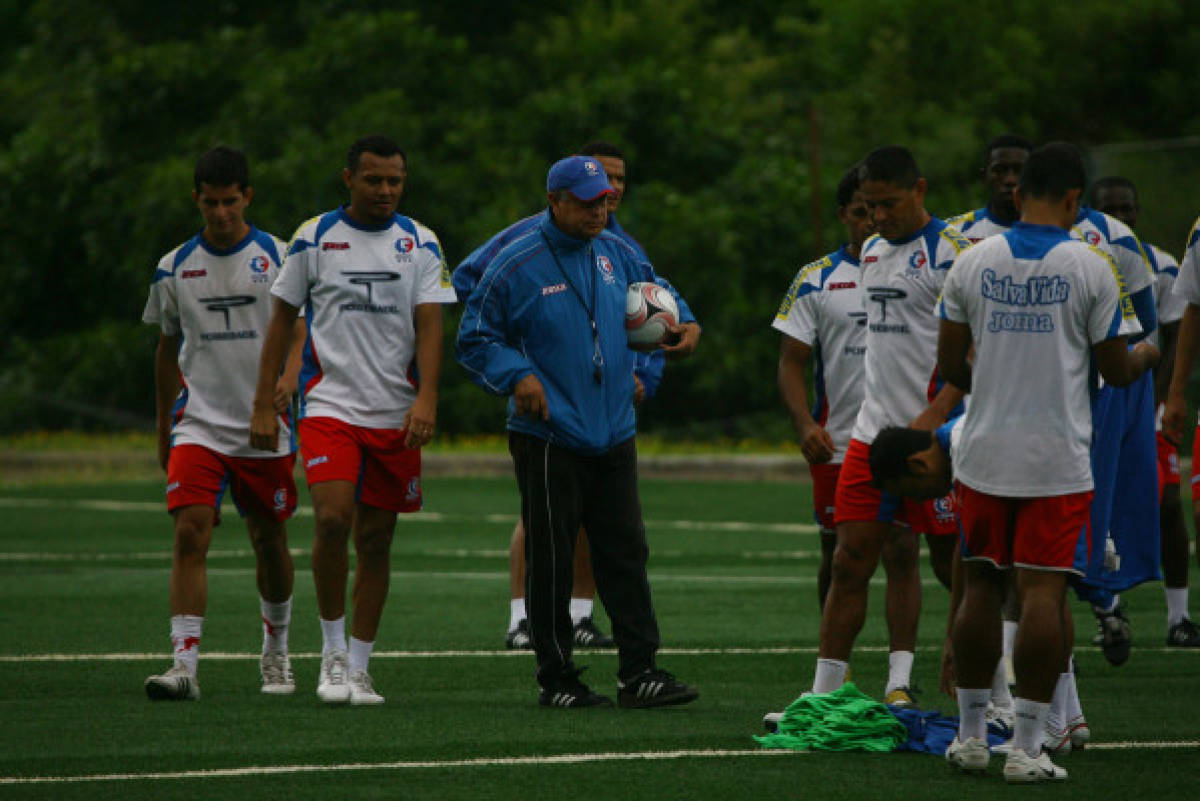 Juan de Dios Castillo, y su carrera en Honduras.