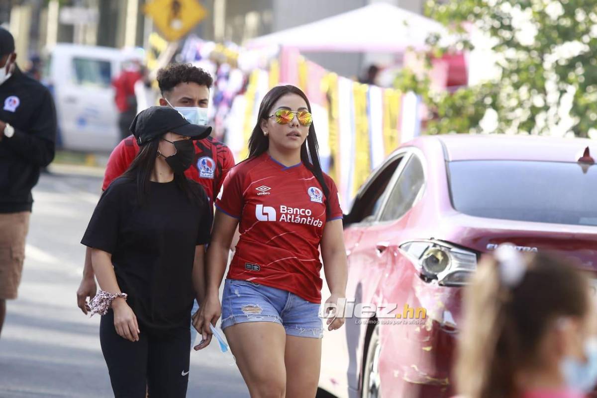 Seguridad, fiesta y mucho amor: así se vive en las afueras del Morazán previo a la final Real España-Olimpia