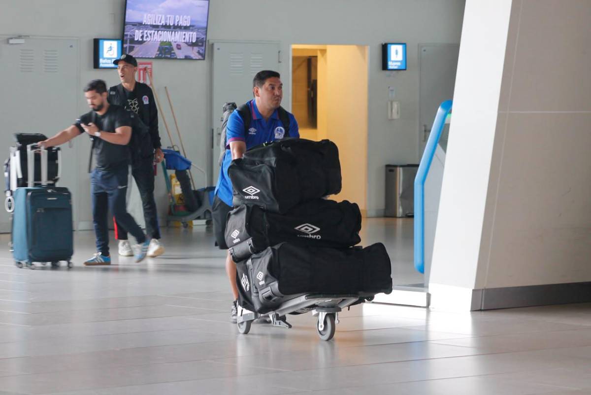 ¡A sellar boleto a cuartos! Así viajó Olimpia a Panamá. ¿Jugará Edwin Rodríguez?