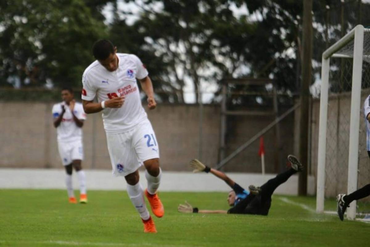 FOTOS: La última locura del Ñangui y Héctor Vargas desata la risa de sus jugadores