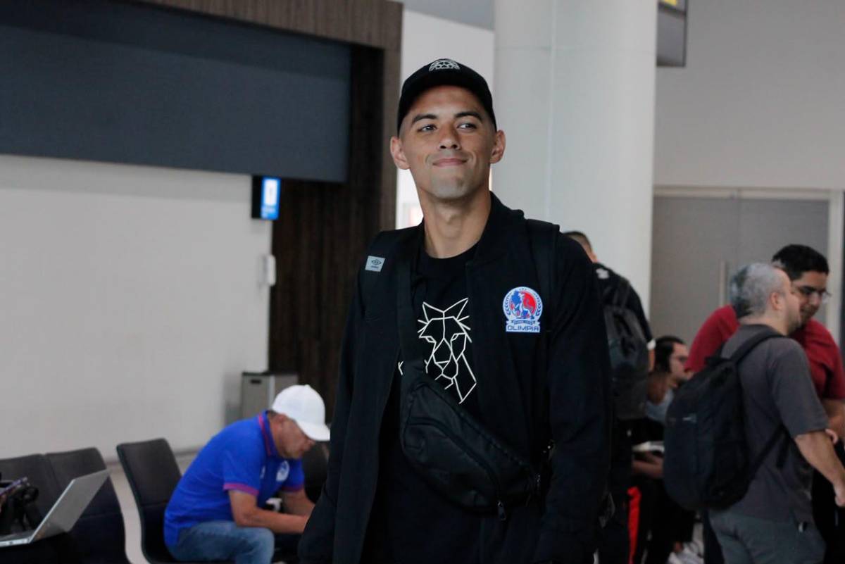 ¡A sellar boleto a cuartos! Así viajó Olimpia a Panamá. ¿Jugará Edwin Rodríguez?
