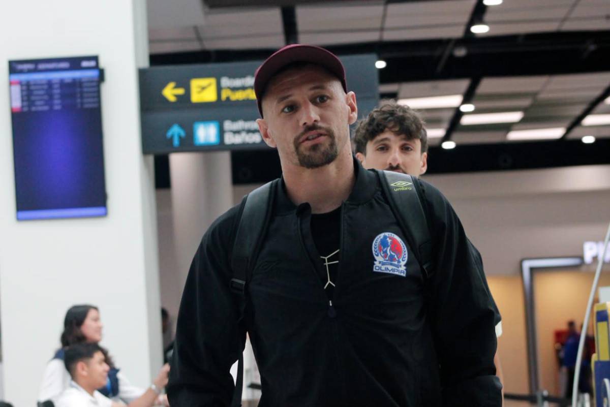 ¡A sellar boleto a cuartos! Así viajó Olimpia a Panamá. ¿Jugará Edwin Rodríguez?