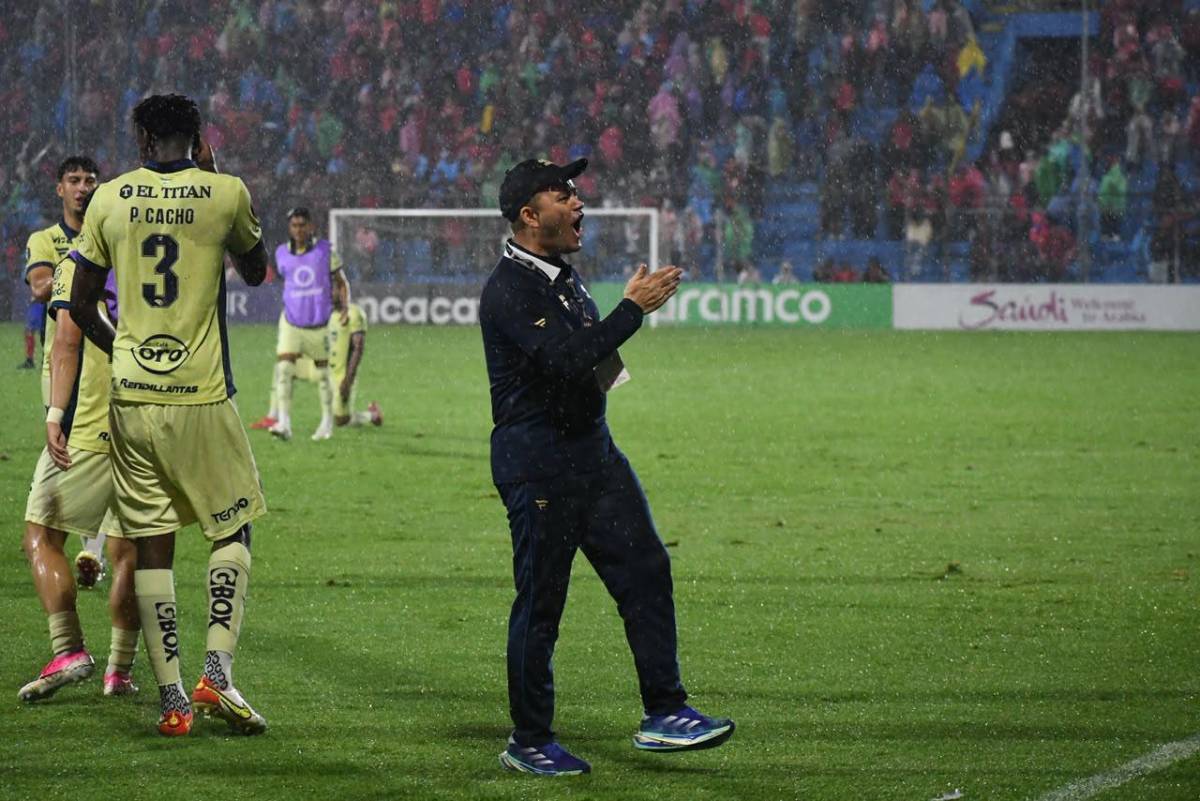 Javier López se volvió loco: Motagua recibió mala noticia en pleno festejo en Guatemala