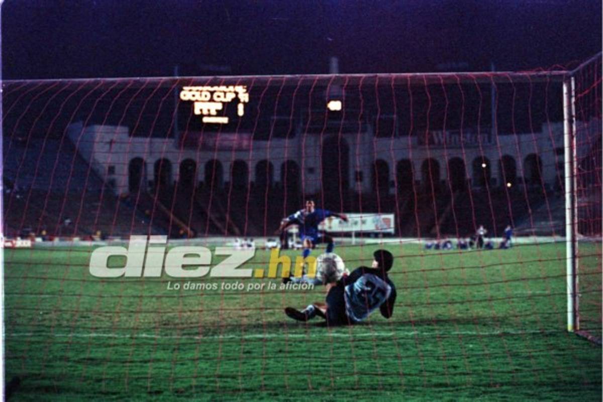 TOP: 15 fotos inolvidables fotos de los duelos Honduras-Estados Unidos