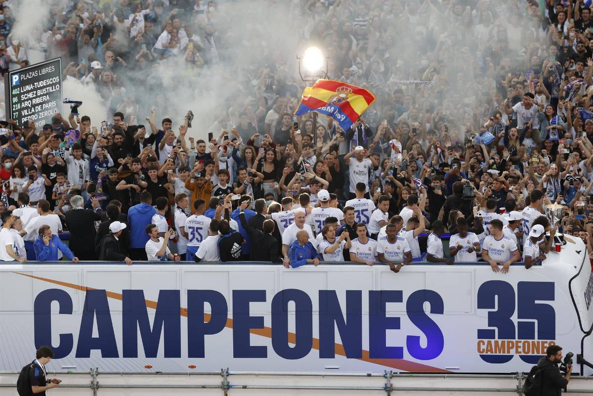 Espectacular fiesta: Real Madrid festejó en Cibeles con la afición su título 35 de la Liga de España