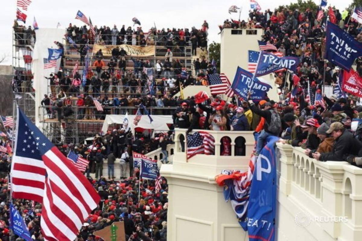 Seguidores de Donald Trump irrumpen en el Capitolio en Washington y generan caos