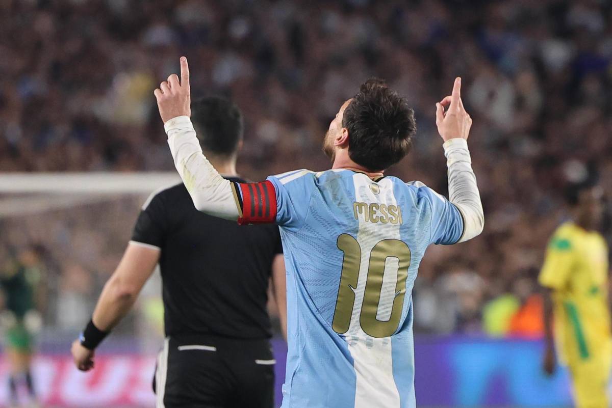 Adiós Messi: Scaloni se quiebra, las lágrimas de Leo y el regalo que le dio el árbitro