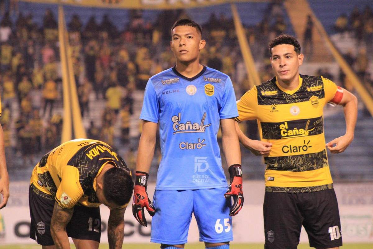 Trabajó de albañil, su primer sueldo y cuándo decidió ser portero: Así es la vida de Onán Rodríguez, nuevo fichaje del Olimpia