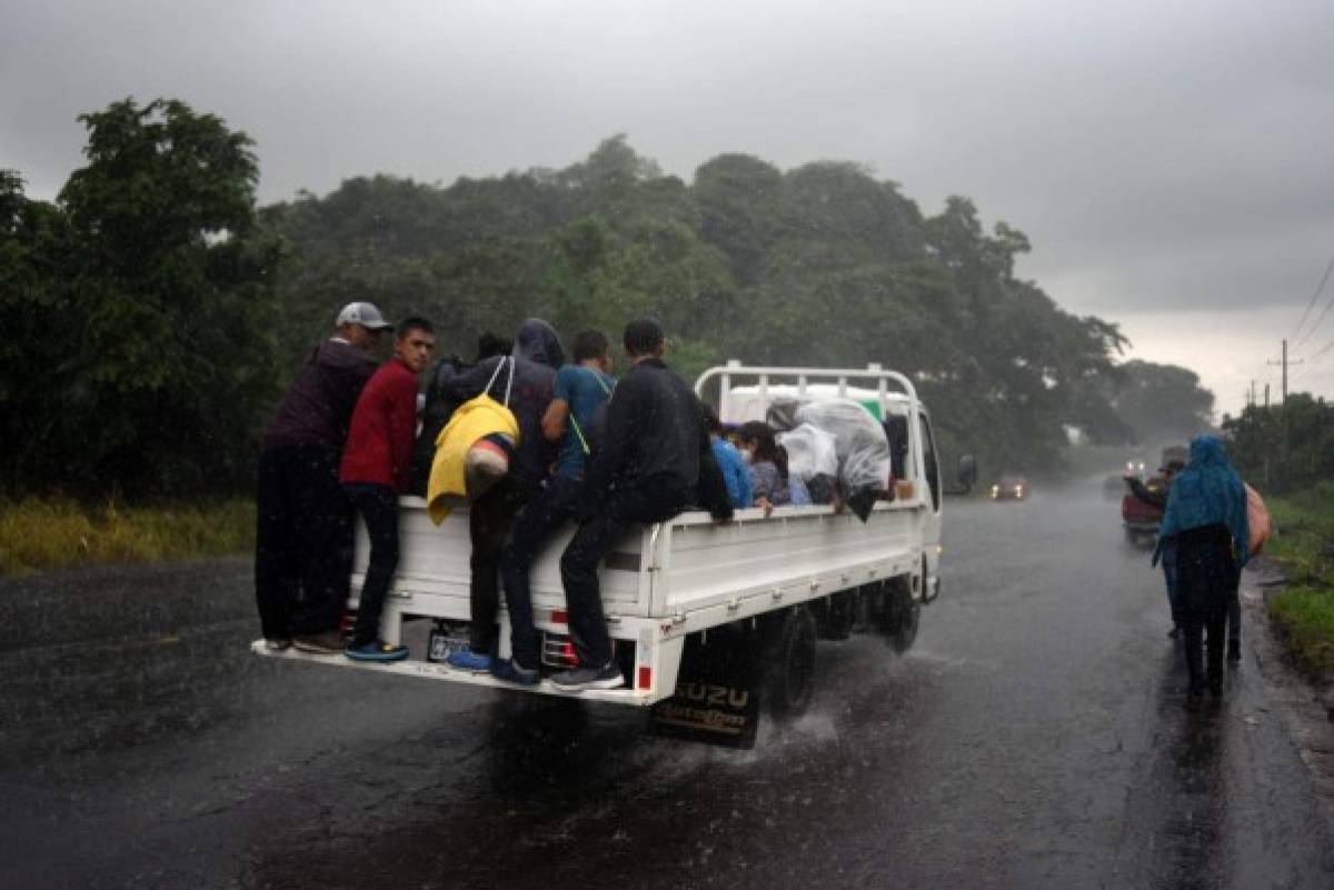 Las fotos más impactantes de los hondureños en la caravana de migrantes