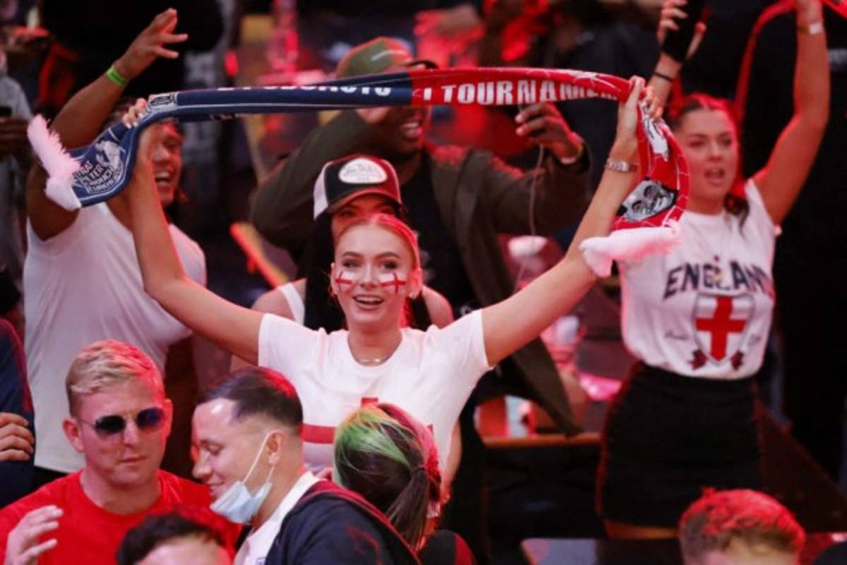 FOTOS: Tristeza de hermosa periodista, la sorpresiva visita a Roma y el júbilo de Inglaterra en la Eurocopa  