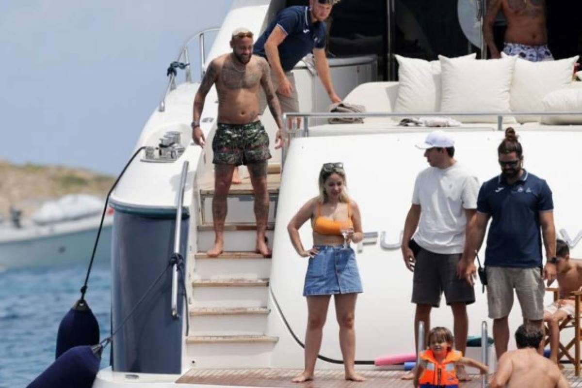 ¡Lo comparan con Hazard! Neymar sorprende con su estado físico en sus vacaciones desde Ibiza: 'increíble panza'   