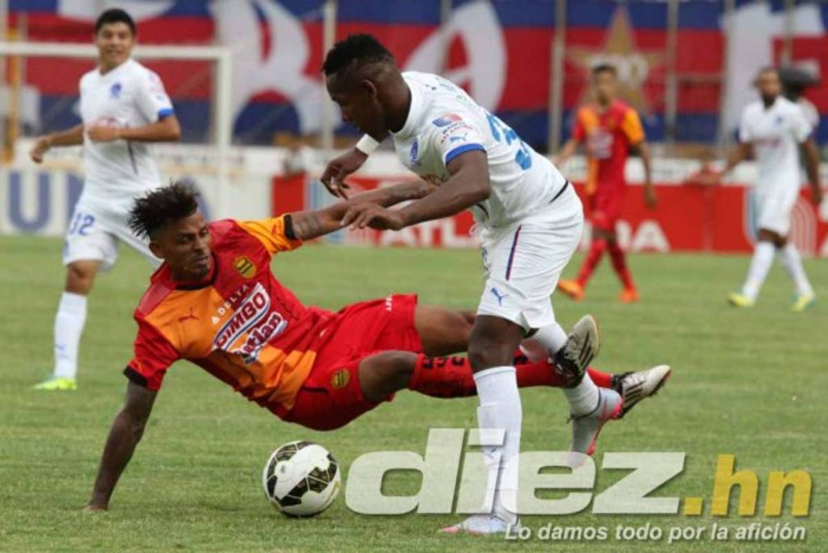 Ante poco público se jugó en Tegucigalpa el clásico moderno entre Olimpia y Real España