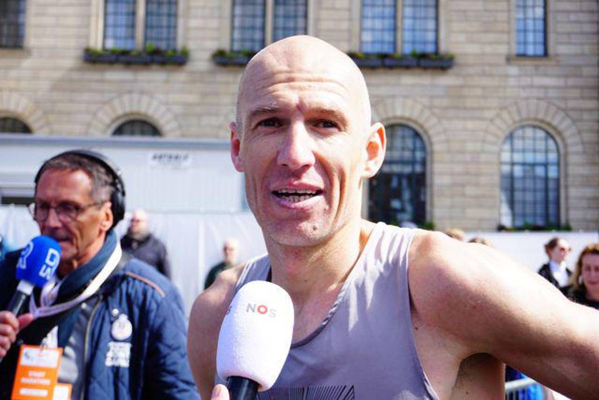 El brutal físico y nuevo deporte de Arjen Robben tras el retiro: 42 kilómetros en más de tres horas