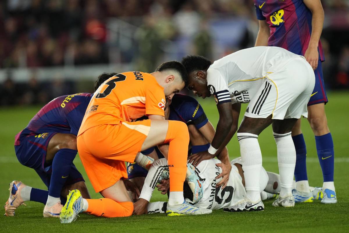 Agarrón en el Clásico, el penal que pidió Real Madrid y Vinicius responde con las 15 Champions