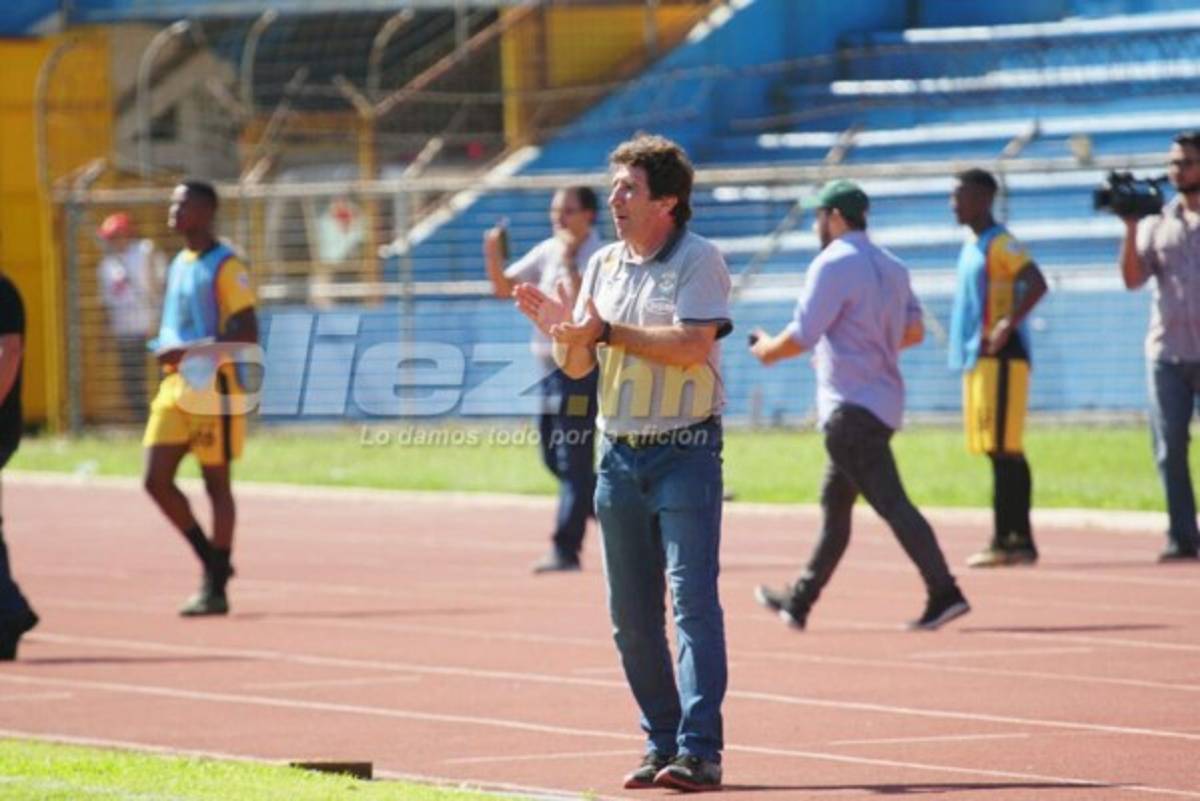 CURIOSAS: La furia del 'Chino' López y el cruce de palabras en silla del Olímpico