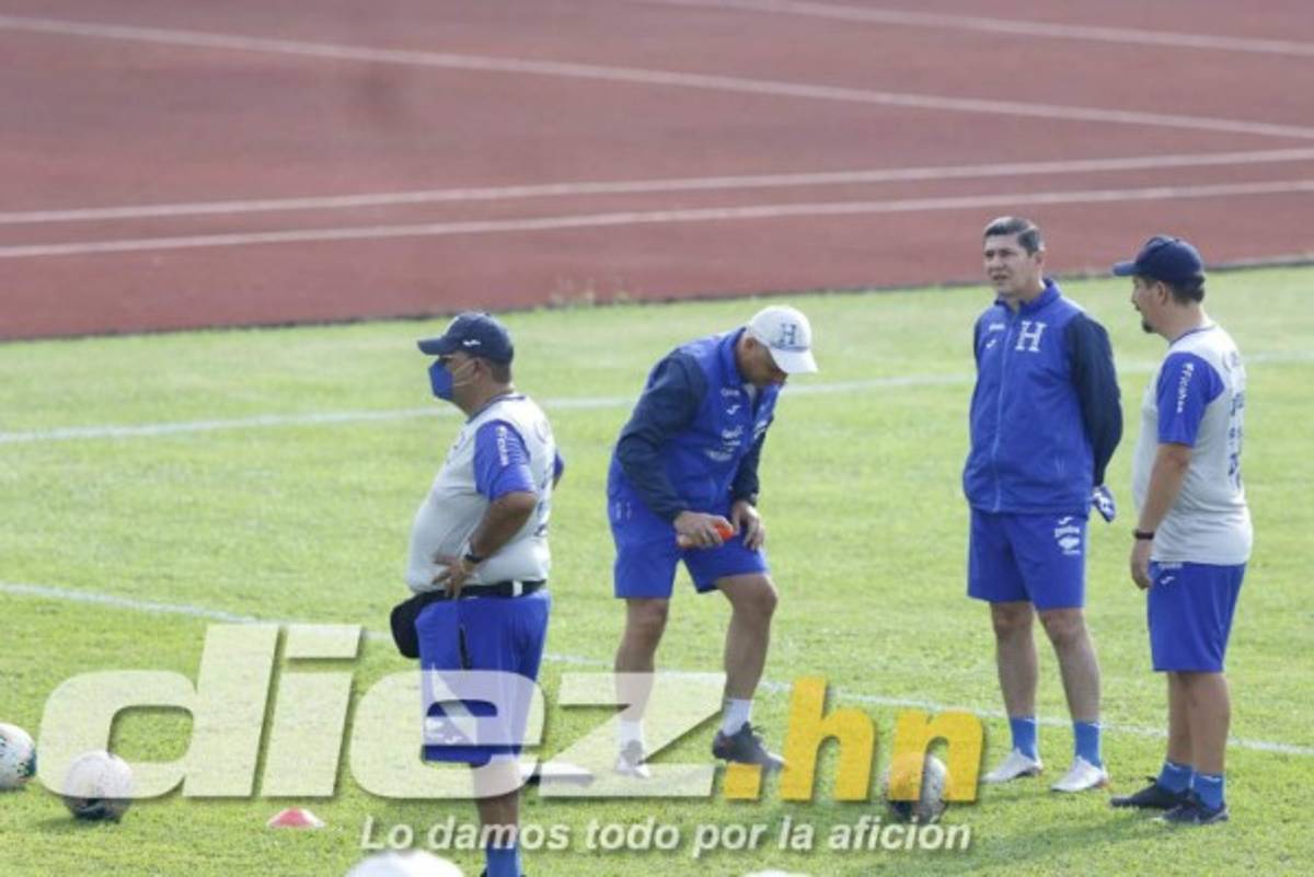 El 'spray mágico' de Fabián Coito y la plática con Choco Lozano: Así fue el cuarto día de entrenamiento de Honduras