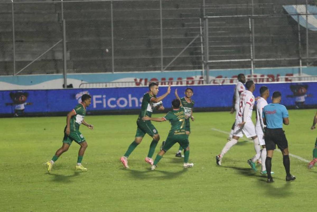 ¿Eduardo Espinel con Alexy Vega? El regalo de Marathón a Yustin Arboleda y la bronca entre Real España y Motagua