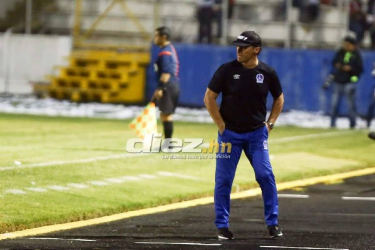 En fotos: Así vivió Pedro Troglio su primer juego dirigiendo al Olimpia