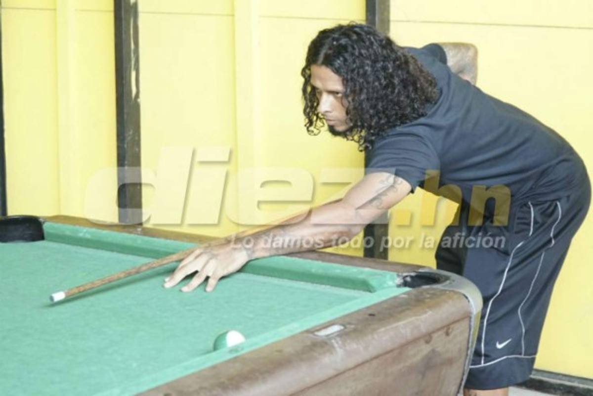 Entre regalos, jugando billar y muchas sonrisa se entrenó el Real España