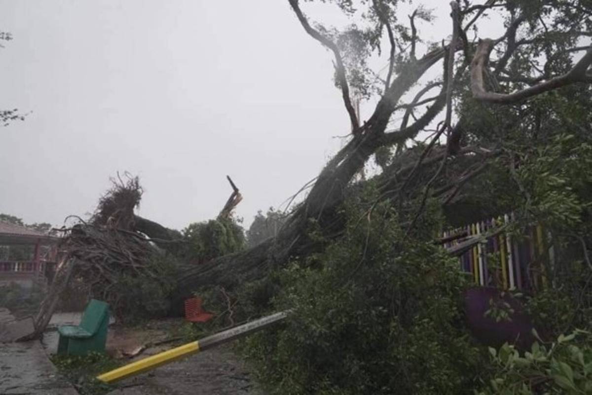 Fotos: Huracán Eta toca tierra y azota con fuerza las costas del Caribe Norte de Nicaragua