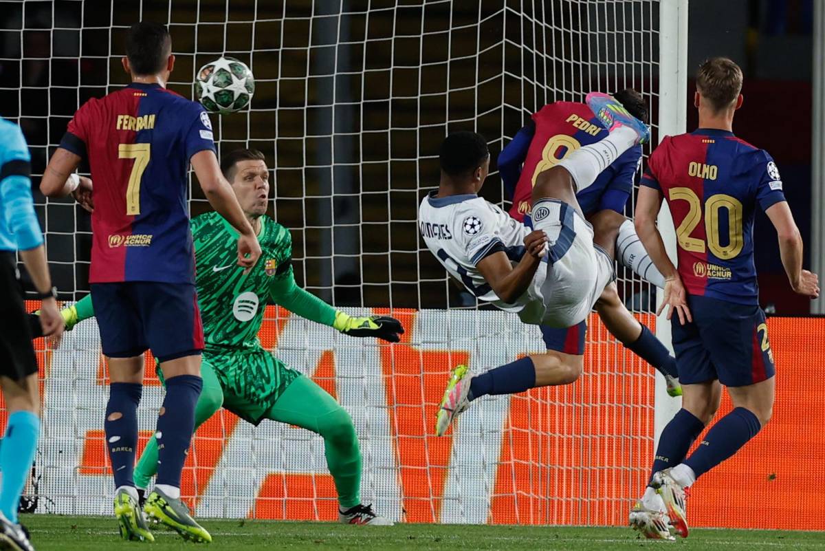 El VAR salvó al Barcelona por un milímetro, Messi 'opaca' a Yamal en redes, Flick tiene nueva pesadilla e Inter recibe tremendo golpe