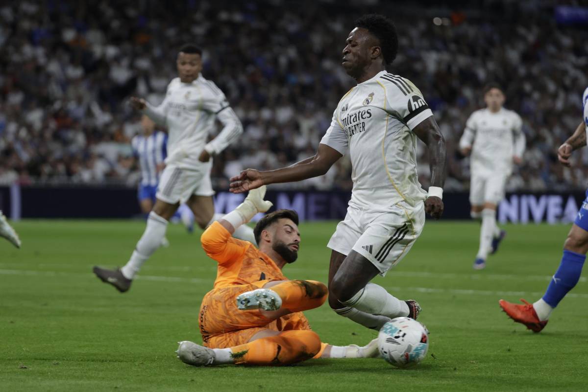 Arbeloa lo castigó ante Alavés, el jugador que el Bernabéu no lo quiere más en el Real Madrid y el gesto de perdón de Vinicius