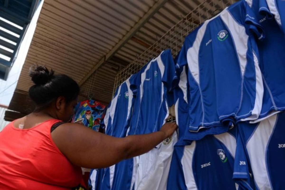 Así sería el uniforme de Centroamérica si fuera una sola selección