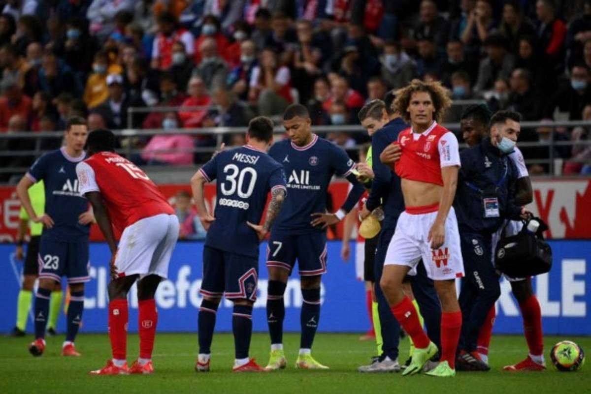 Así fue el debut de Messi con PSG: Rival le pide una foto, invitado de lujo y ¿Mbappé se despidió?